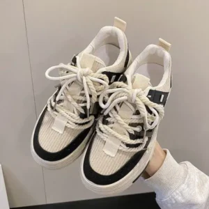 Fashionpared Women Fashion Retro Platform Lace-Up Sneakers