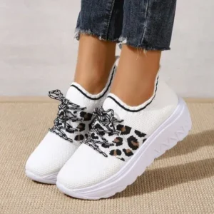 Fashionpared Women Fashion Round Toe Platform Round Toe Flat Front Lace Up Sneakers